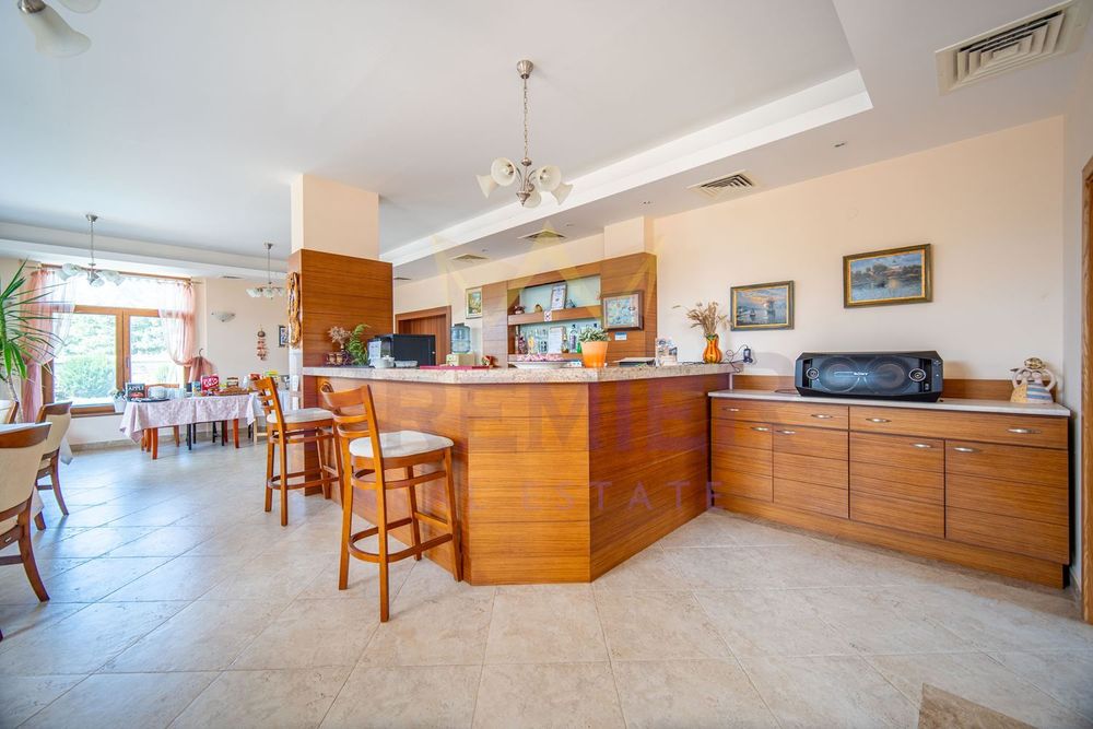 Продава се Хотел в с. Българево, Област Добрич - 667 кв.м за 473 €/кв.м - Снимка #8