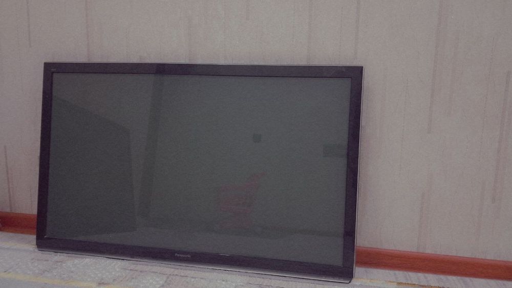 Televizor sotiladi Bittasi samsung bittasi Panasonic 43 talik