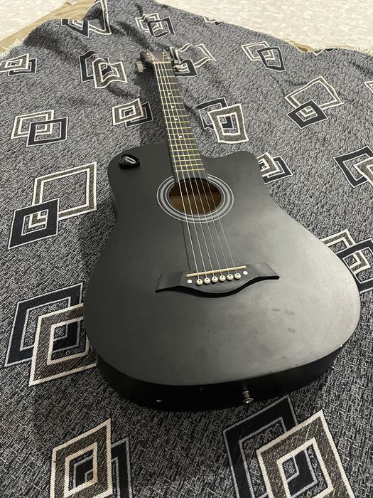 Продам гитару класика