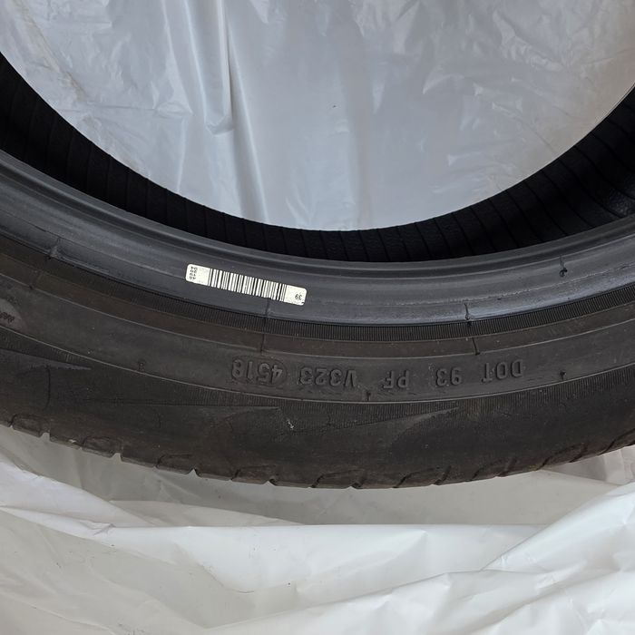 Летни гуми Pirelli Scorpion Seal Inside 235/45 R20. 4 броя. 6 мм грайфер.