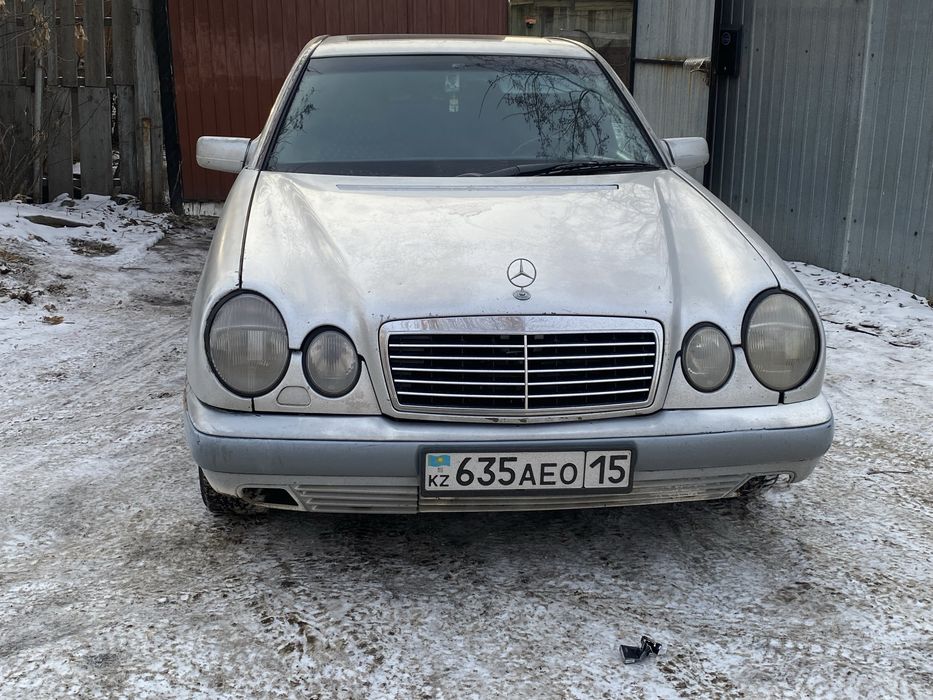 Мерседес Е200 м111