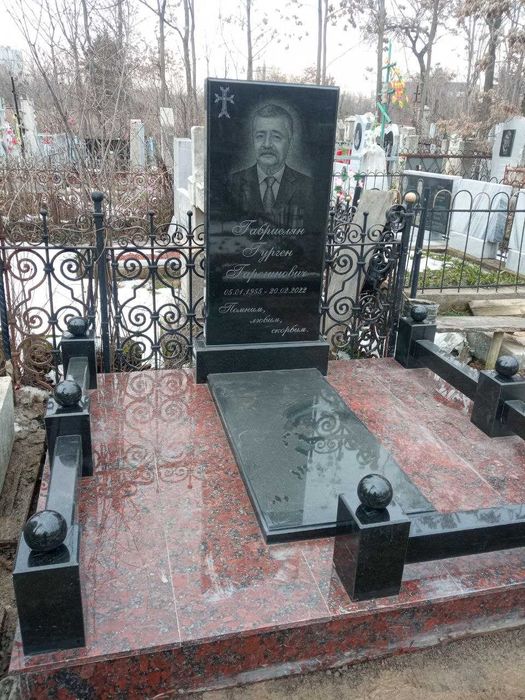 yodgorliklar qabr toshlari. Памятники надгробные