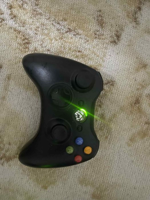 Xbox 360 în stare perfectă de funcționare + accesorii