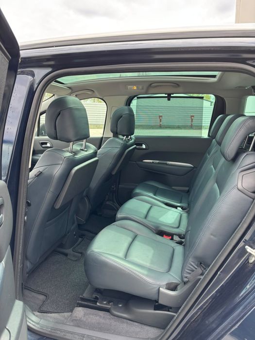 Peugeot 5008 , 7 locuri