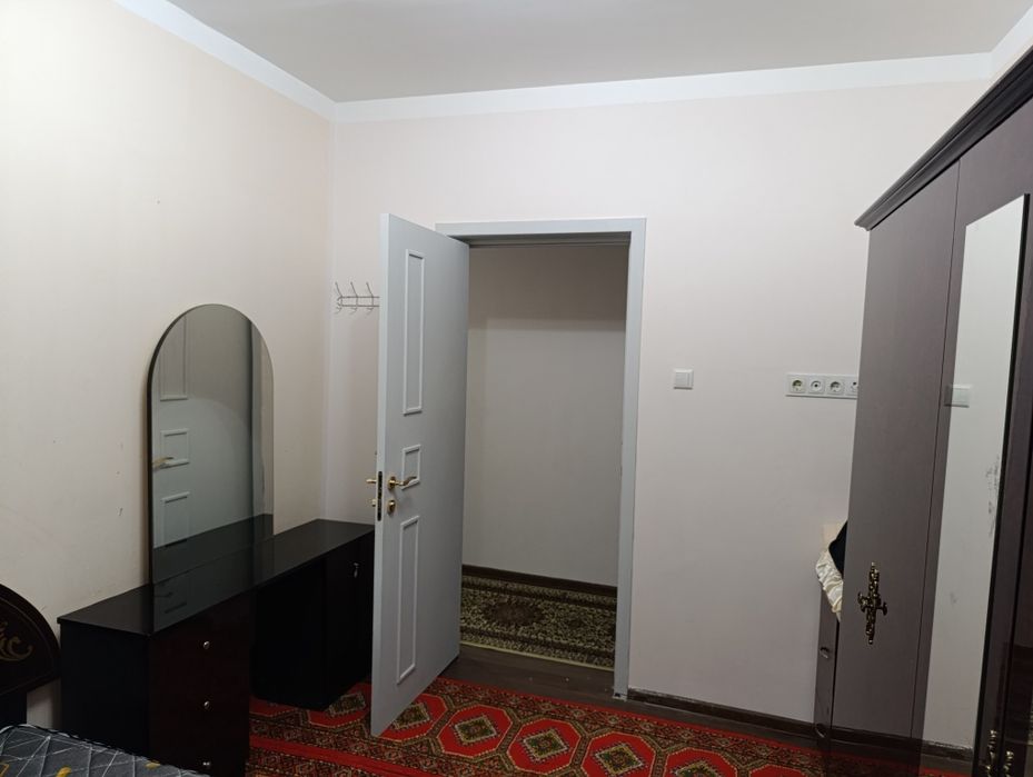 Квартира сотилади 3 хонали. Сергели метро  ёнида