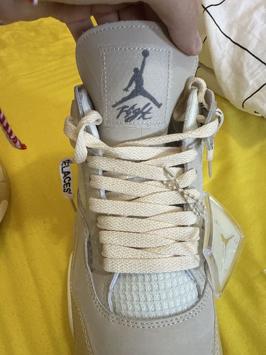 Нови Jordan 4 Off-White, номер 45 – с резервни връзки