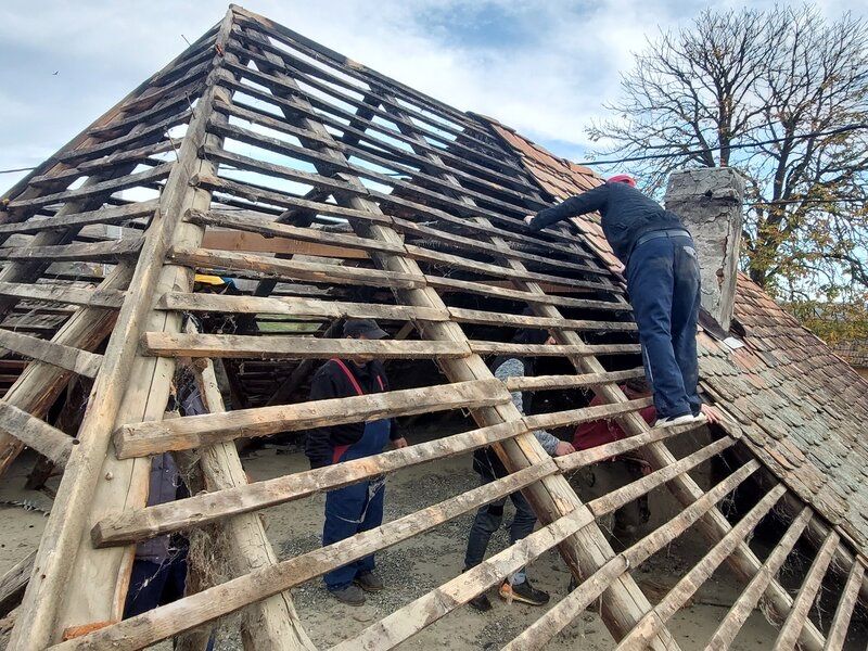 Firma montaj acoperisuri reparatii, dulgheri