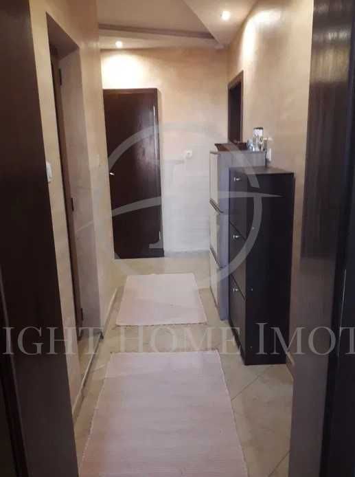 Продава се Тристаен апартамент в Пловдив, Кючук Париж - 113 кв.м за 2027 €/кв.м - Снимка #6