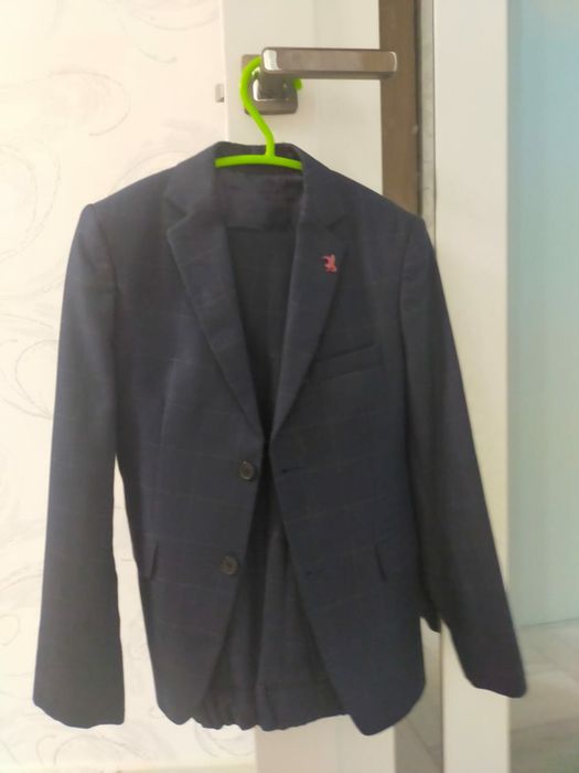 Школьный костюм.