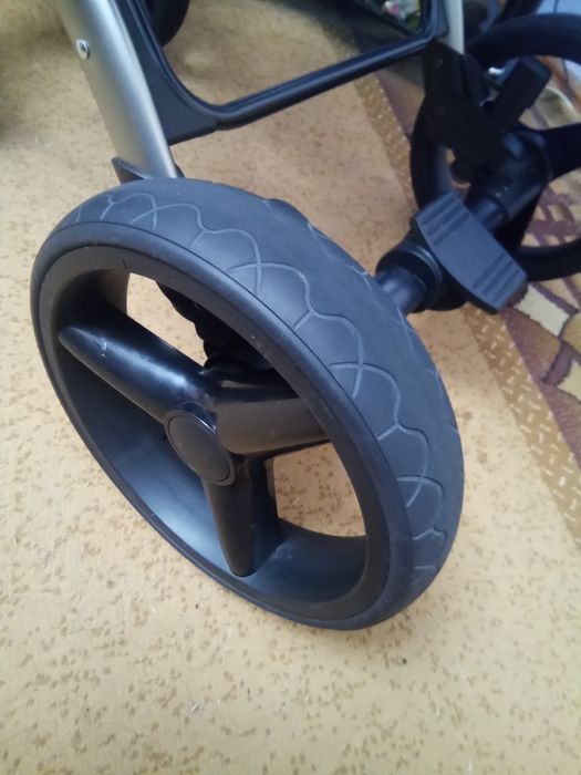 Детская коляска 3 в 1