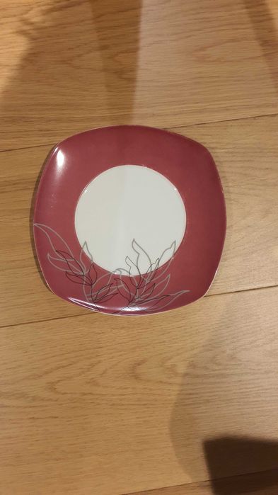 Set farfurii masa