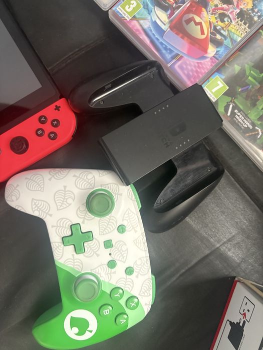 Nintendo switch, допълнителен джойстик и 5 игри