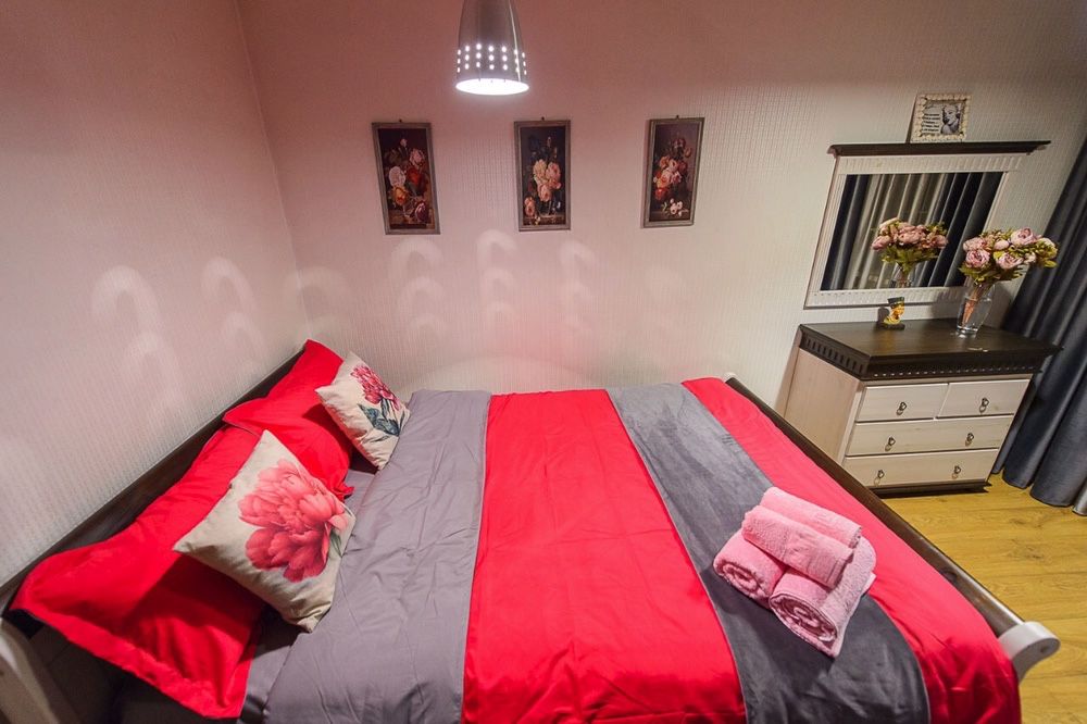 Посуточно трехкомнатная Шевченко 75