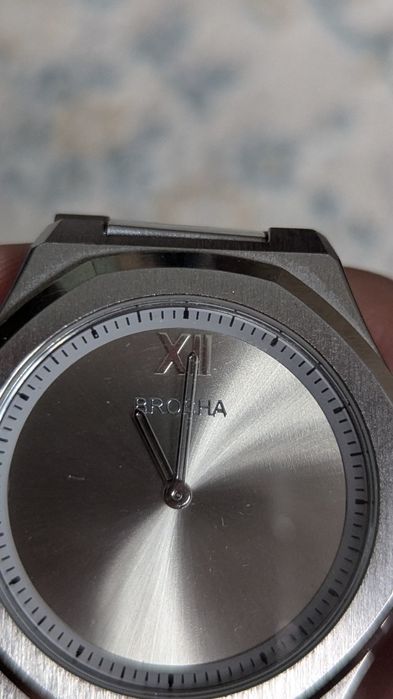 Продам часы броша