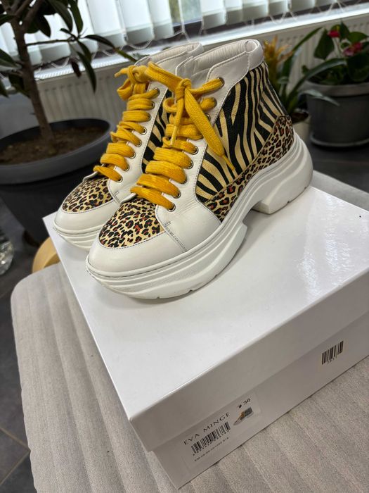 Сникърси Eva Minge