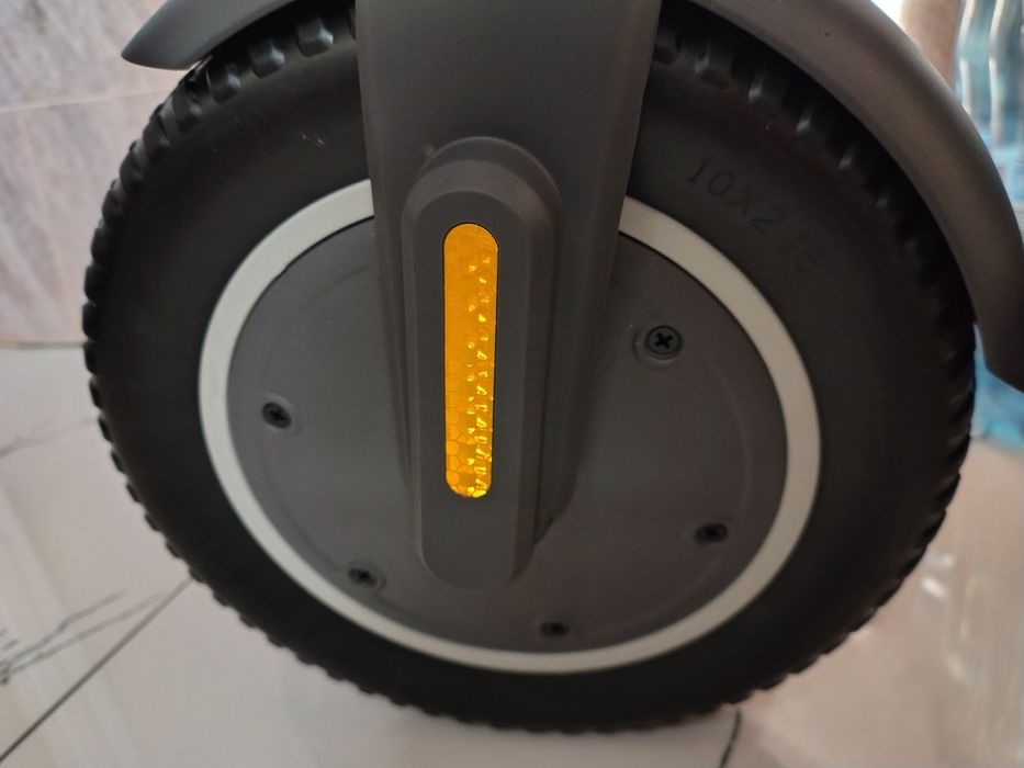 Se vinde  trotineta electrica v30 pro viteza maxima 25km/h , Noua.  0743905026. Se mai vinde și bicicleta electrica folosita o singură dată  preț 1500