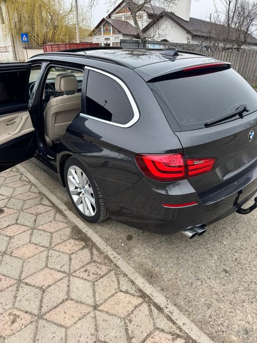 De vanzare ​BMW Seria 5 F11 525d (218 CP) - 2013 - Trapă Panoramică - Volan M cu Padele - Piele