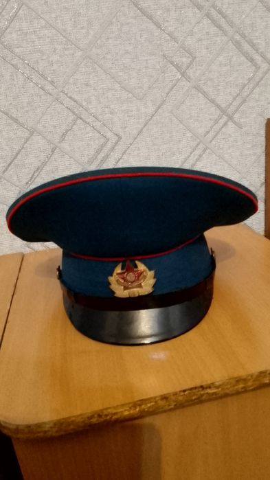 Полицейская фуражка