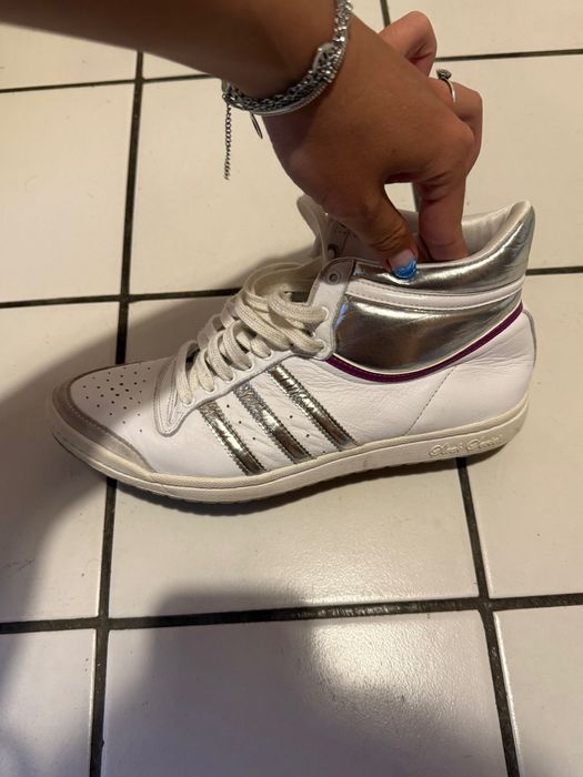 Продавам кецове Адидас