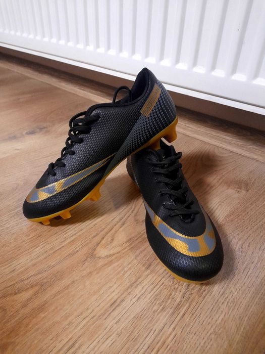 Бутонки umbro 37,5 номеер