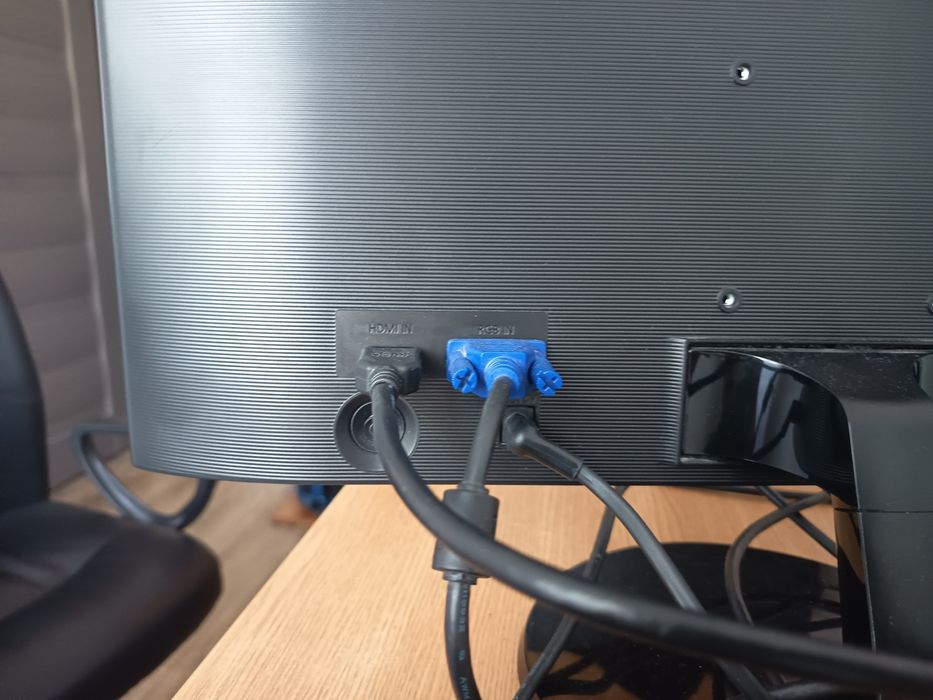Monitor LED Samsung S22F350FHU/ Iiyama proLite E2482HS full HD hdmi și vga