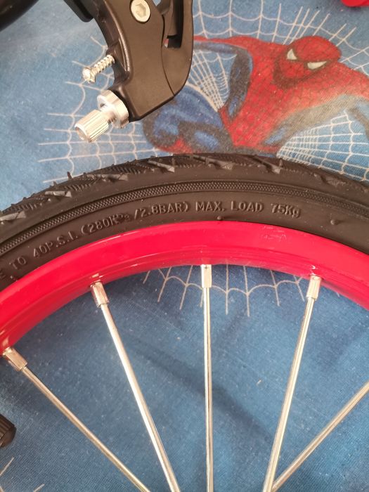 Детски велосипед с тренировъчни колела