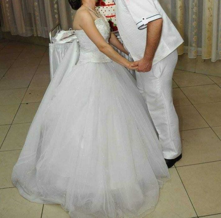 Rochie de mireasă din Germania cumpărat cu 1000 euro,, vând cu 500euro