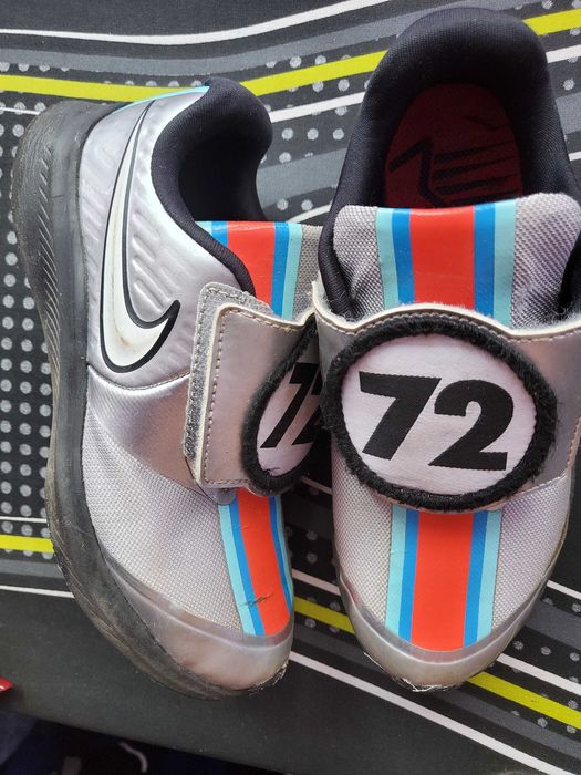 Nike маратонки размер 30 eu