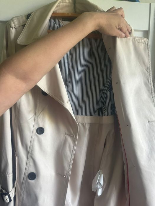 Плащ фирменный стильный