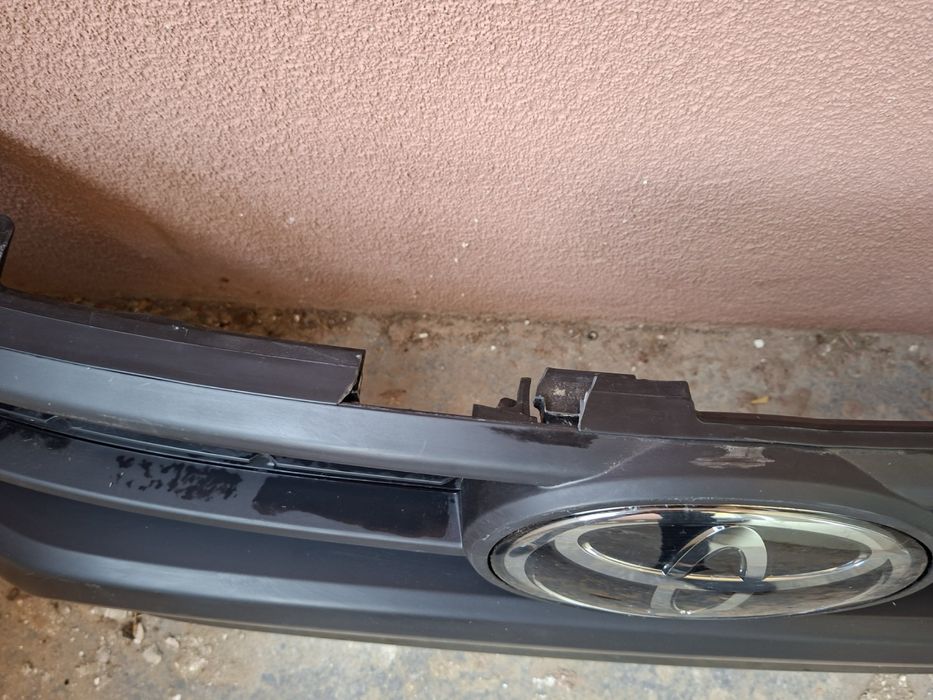 Решетка радиатор Toyota Hilux 2020 - 2024