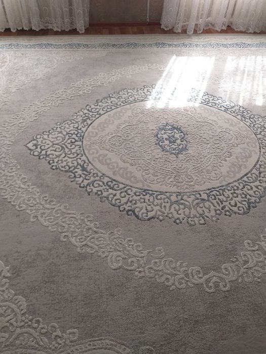 Продаётся ковёр 4×4 м.