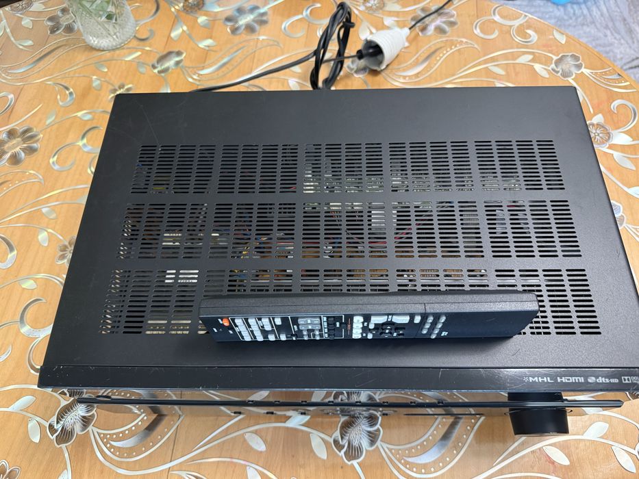 Yamaha RX-V475 resiver