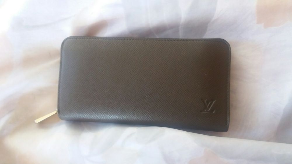 Louise vuitton walet 100 лв