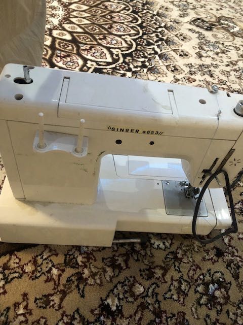 Продаётся Германский Швейная машина SINGER a653