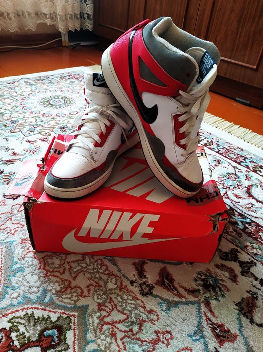 Кроссовки Nike Alphaballer