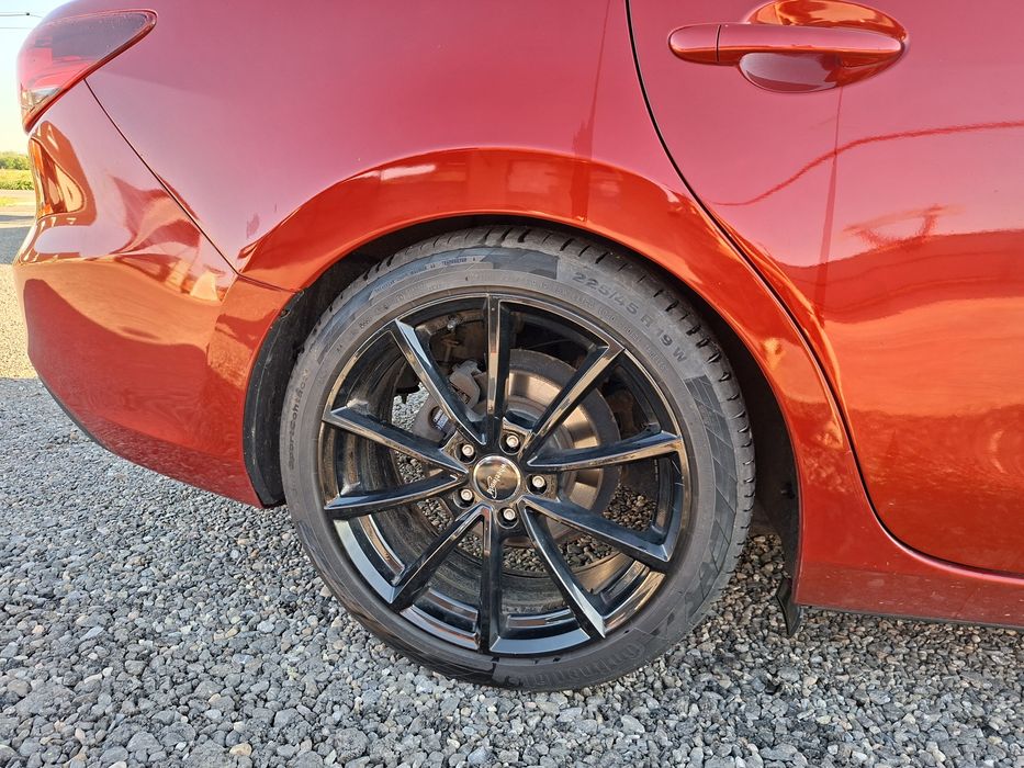 Vând sau schimb Mazda 6