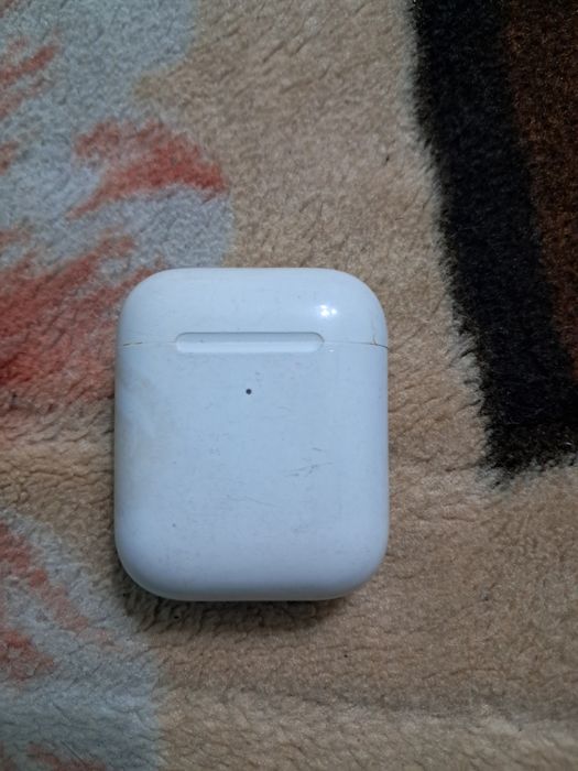 Эир подс .не знаю какой