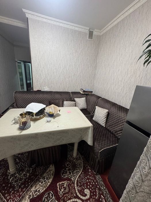 Сергели 1  3/3/5 Нахтга сотилади метрога якин автобус йуналишлари бор