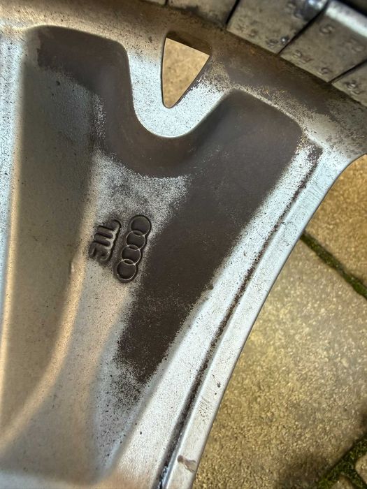 Roti (Jante/Iarna) 255 35 19 R19 8.5J ET32 Audi A5 8T0601025F