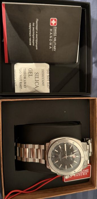 Часы швейцарские