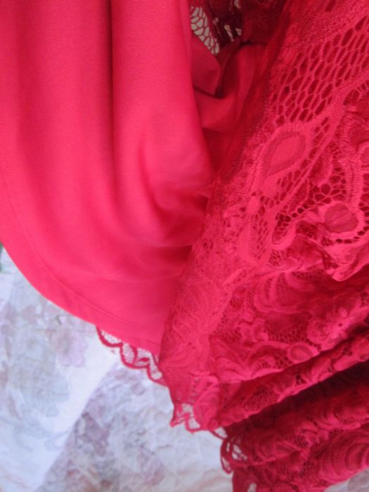 rochie rosie dantelata 40