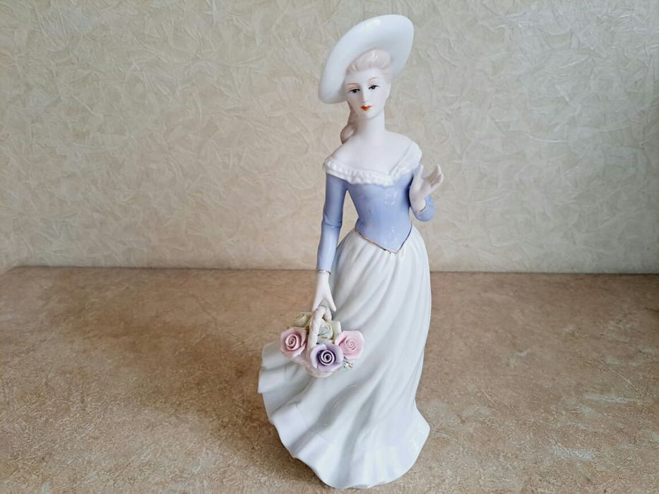 Статуэтки фарфор
