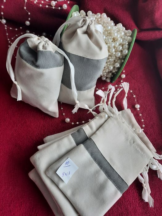 Мешочки для мелких предметов, подарков.