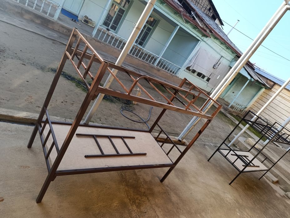 Двухъярусная кровать