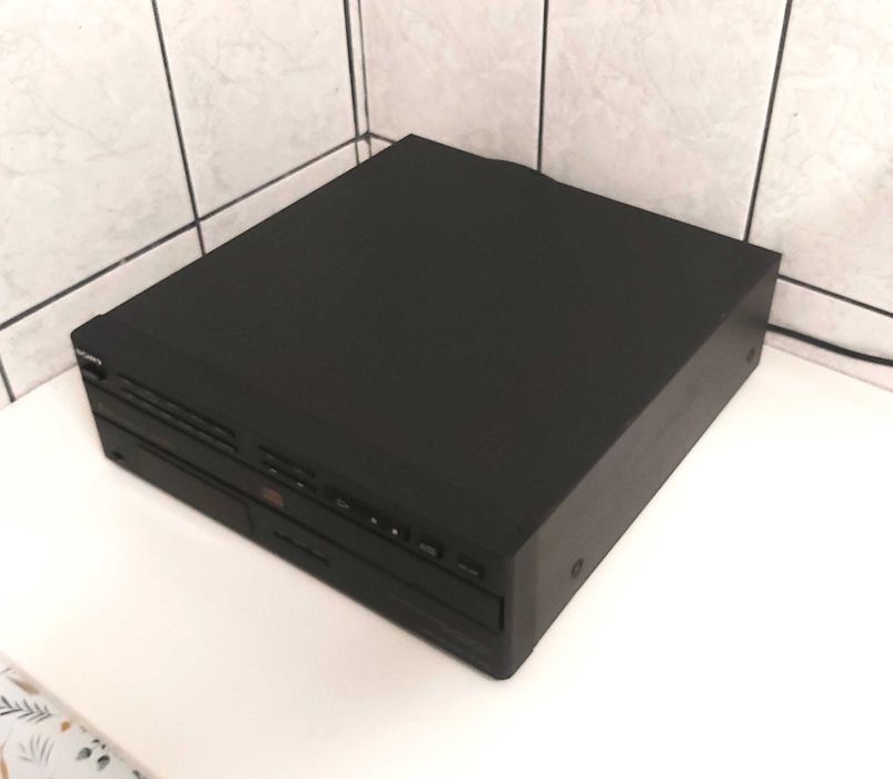 5CD Player Sony CDP-C311M