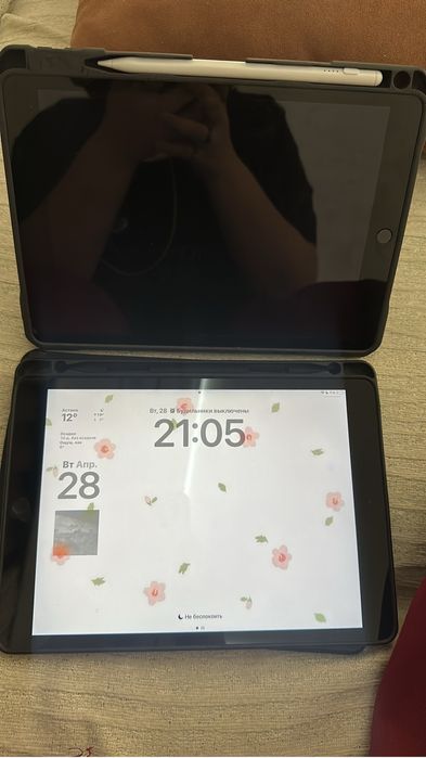 Продаю ДВА Айпада 9го поколения