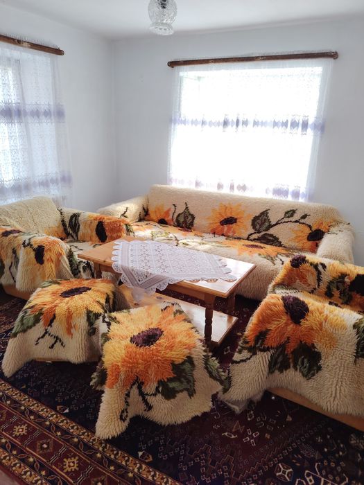 Продавам Къща на два етажа