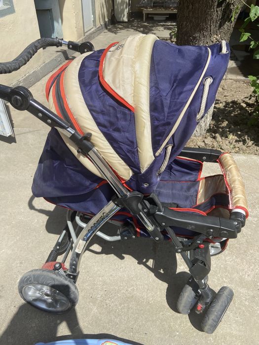 Коляска, стул для кормления