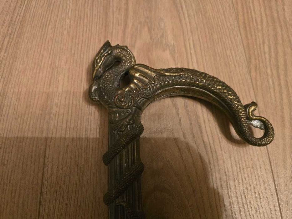 Бастун с вграден кинжал