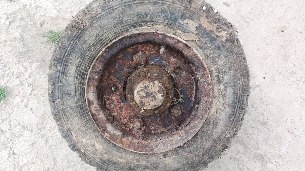 Продается шины для мопеда, муравея, тачки итд